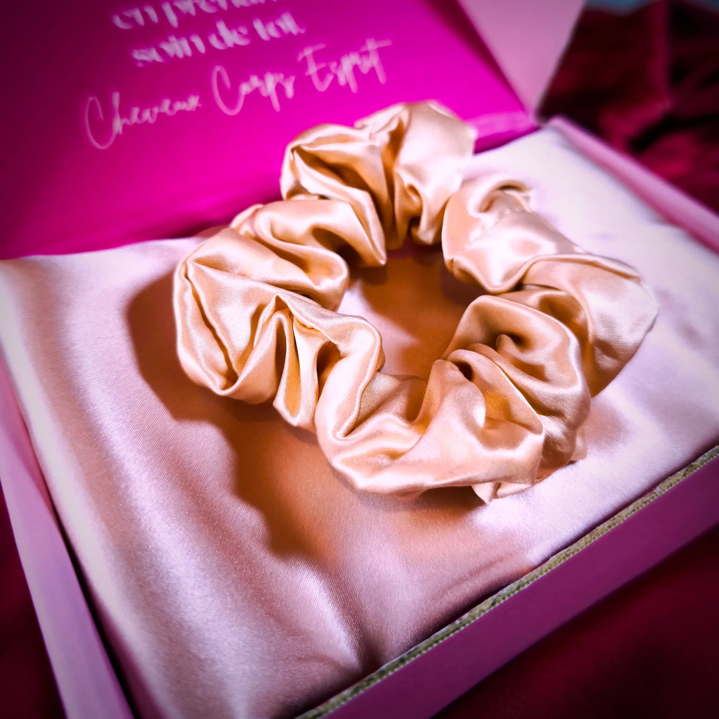 Coffret découverte soie dans packaging personnalisé Wild Hair Therapy – idée cadeau cheveux bouclés et texturés