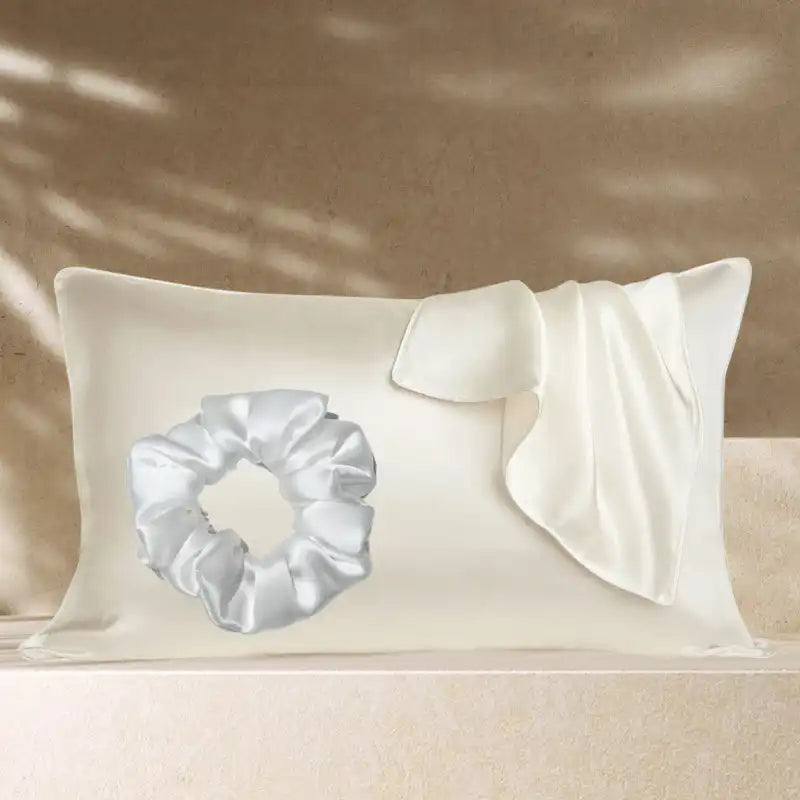 Pack cheveux anti-casse en soie – taie d’oreiller et chouchou pour soins cheveux bouclés naturels