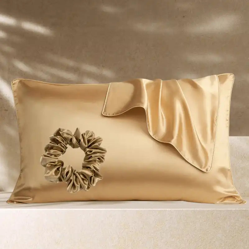 Coffret cadeau cheveux texturés – taie en soie et chouchou pour routine capillaire protectrice