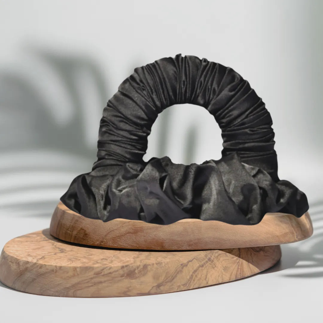 Bigoudi cheveux longs noir Wild Hair Therapy - brushing maison facile et protecteur.